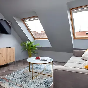 Oomph Deluxe Ruska Wrocław